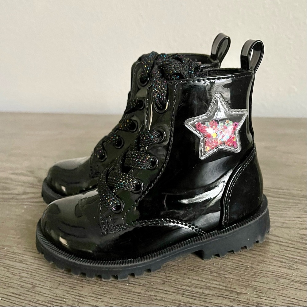 Harper Canyon | Toddler Patent Leather Boots in Black with Star Patch